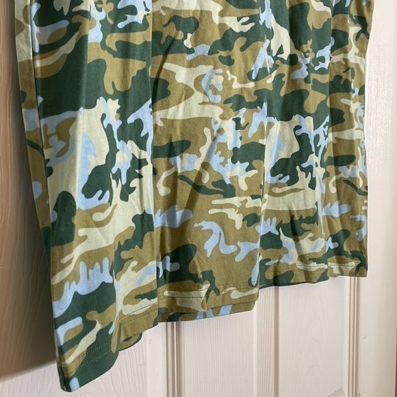 𝅺uniqlo Camo SS Tee - Blue/Cream/Tan/Brown - M - Picture 6 of 7